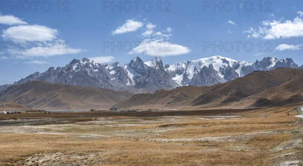 Pointed high mountain peaks with glaciers, Keltan Mountains, Sary Beles Mountains, Tien Shan, Naryn