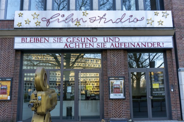 Closed cinema, film studio, invitation, stay healthy, effects of the corona crisis in Germany,