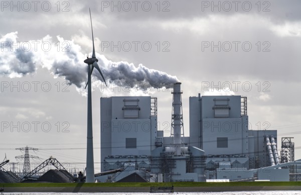 Energie Park Eemshaven, various power plants and the Westereems and Growind wind farms, a total of