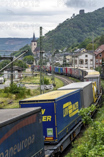 Upper Middle Rhine Valley, railway line on the right bank of the Rhine, goods train line, up to 400