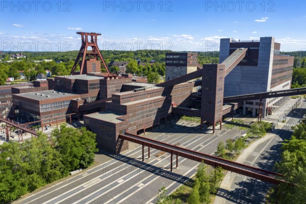 Zollverein Coal Mine World Heritage Site, double trestle headframe, shaft 12, coal washing plant,