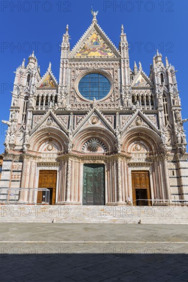 Cathedral, old town, architecture, landmark, travel, tourism, blue sky, Siena, Tuscany, Italy,