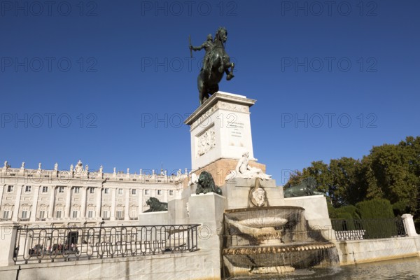 Royal Palace, Plaza de Oriente equestrian statue King Felipe IV designed by Velazquez, Madrid,