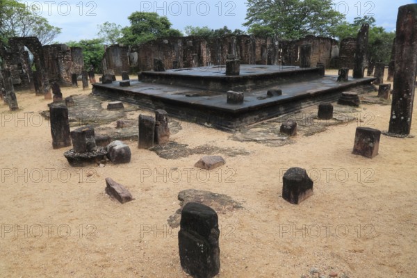 UNESCO World Heritage Site, ancient city Polonnaruwa, Sri Lanka, Asia, Buddha Seema Pasada