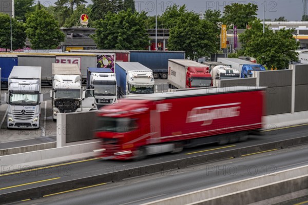 Traffic jam on the A2 motorway near Bottrop, in front of the Bottrop motorway junction, in the