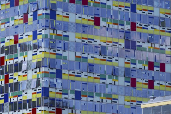 Colorium high-rise building, façade with coloured glass panels, architect William Alsop,