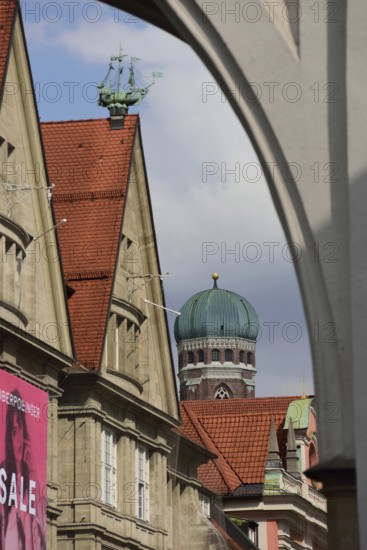 Europe, Germany, Bavaria, State Capital Munich, City, Stachus-Karlsplatz, Karlstor, View into