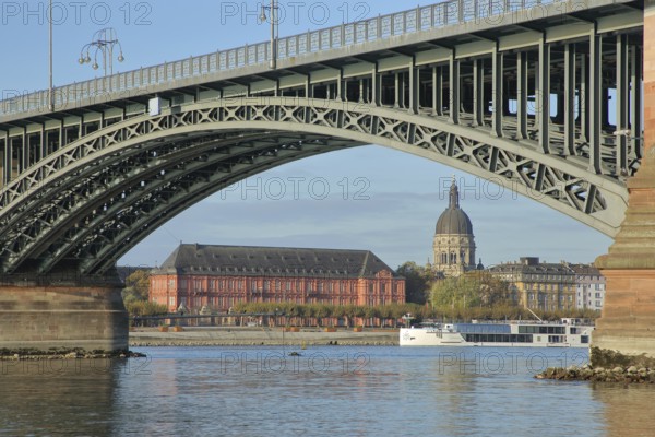 Theodor Heuss Bridge over the Rhine, Electoral Palace with Christ Church and dome, High