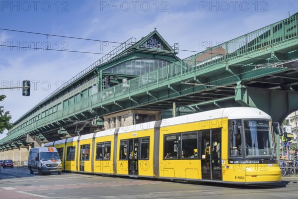 Tram, Schönhauser Allee, Prenzlauer Berg, Pankow, Berlin, Germany, Europe