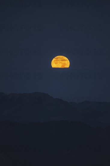 Super moon over the Allgäu Alps, Bavaria, Germany, Europe