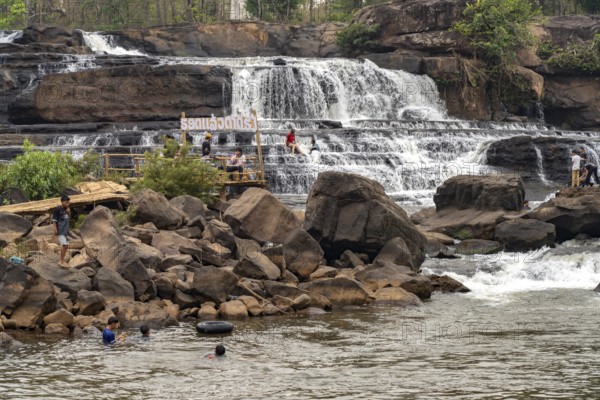 Tad Hang waterfall in the village of Tad Lo or Ban Saenvang, Bolaven Plateau, Laos, Asia