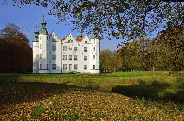 Germany, Ahrensburg, Ahrensburg Castle in autumn, Hamburg, Hamburg, Federal Republic of Germany,