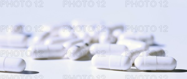 Close up of pharmaceutic pills (Close up of pharmaceutic pills)