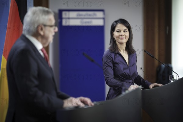 (R-L) Annalena Bärbock, Federal Foreign Minister, and Alberto van Klaveren Stork, Foreign Minister