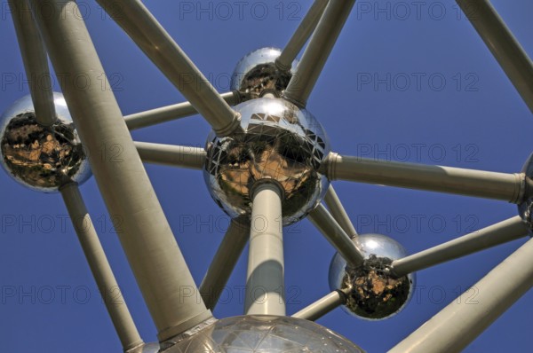 Atomium, built in 1958 for the World Exhibition, uses nine atoms to represent the body-centred