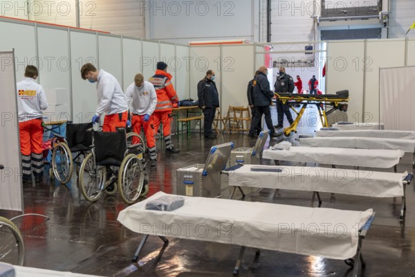 Construction of a vaccination centre for corona vaccinations, in a hall at Messe Essen, by the