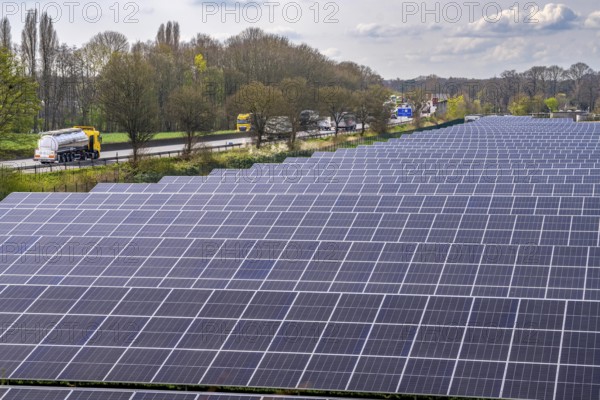 Solar park near Neukirchen-Vluyn, along the A40 motorway, over 10, 000 solar modules spread over 4
