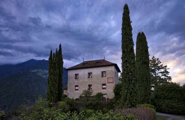 Thurnerhof, Schenna, Scena, evening light, atmospheric, South Tyrol, Autonomous Province of