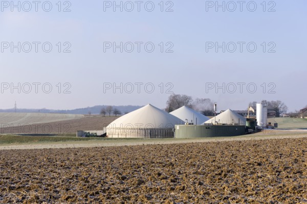 Symbolic image, energy transition, biogas plant near Backnang, arable farming, field,