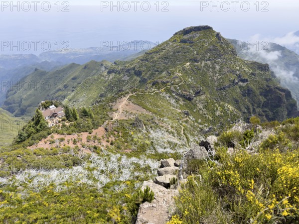 Hiking trail PR1 with view from Pico Ruivo to the Pico Ruivo hut, Madeira, Portugal, Europe