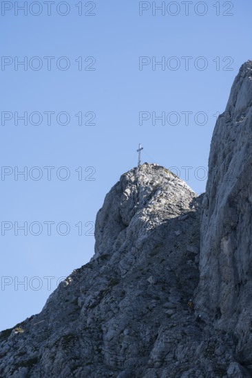 Summit cross on the western Karwendelspitze, Karwendel Mountains, Mittenwald, Werdenfelser Land,