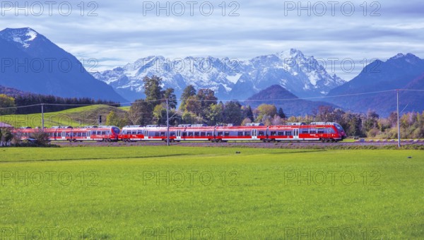 Werdenfelsbahn with Zugspitzgruppe 2962m in the Wetterstein Mountains, Ohlstadt, Loisachtal,