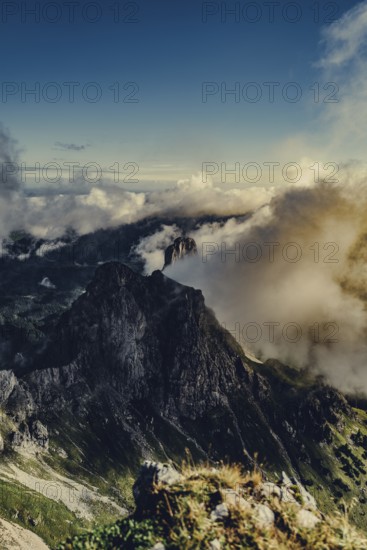 Sunrise hike on the Hochplatte near Halblech in the Ammergau Alps, Ammergebirge in the Allgäu,