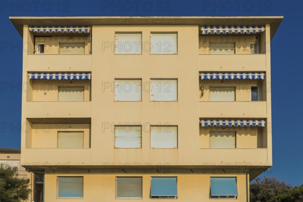 Facade, residential building, empty, nobody, closed, property, property crisis, crisis, economic