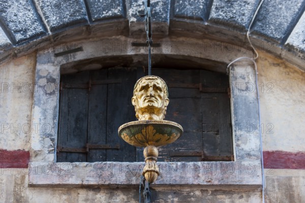Bronze bust, head, gilded, art, monument, city trip, holiday, travel, tourism, lagoon city,