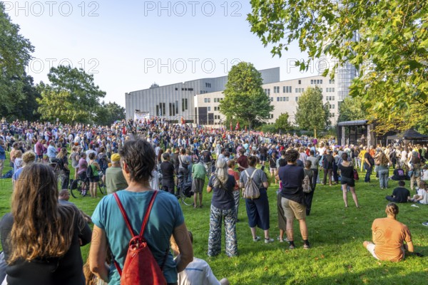 Protests against a so-called citizens' dialogue of the AfD in the Philharmonie in Essen, the