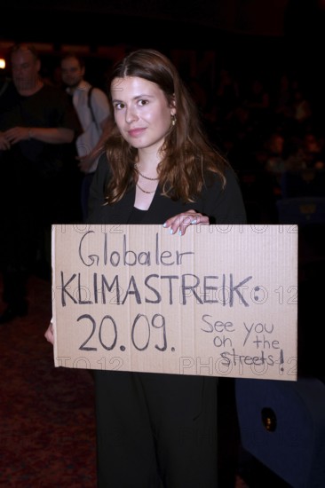 Luisa Neubauer, Global Strike, Berlin premiere Petra Kelly, Act Now, 04.09.2024, Delphi Filmpalast,