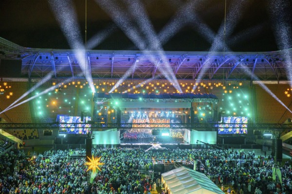 When over 25, 000 visitors flock to the Rudolf Harbig Stadium for the big Advent concert just in