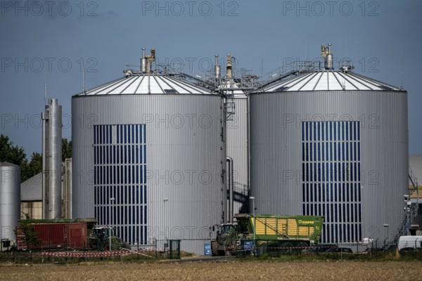 RWE biogas plant Bergheim-Paffendorf, where crops from regional agriculture, whole plant, grass and