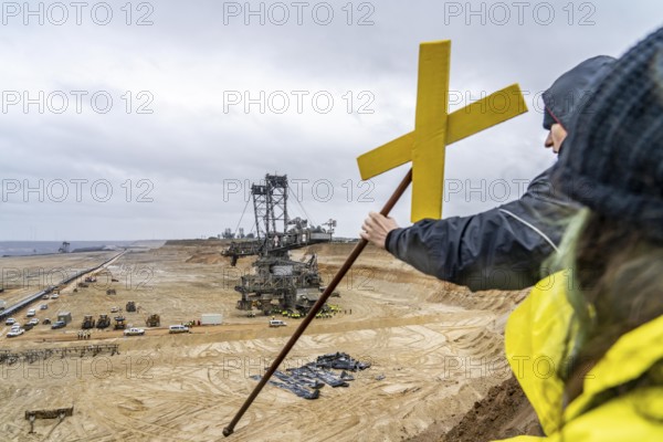 Many thousands of demonstrators march after a demonstration against the demolition of the lignite