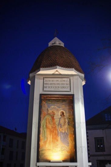 Fresco, Jesus appears to the disciples, wayside shrine with biblical quotation, night shot,