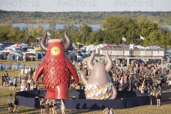 Highfield mascot Highviech and entrance area at the Highfield Festival on Friday, Störmthaler See,