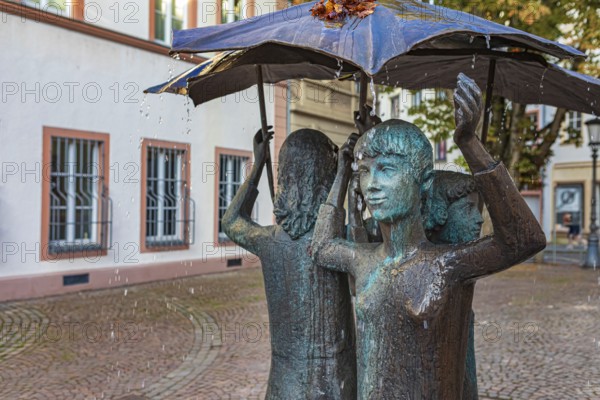 Girls' fountain on the Ballplatz in Mainz, Rhineland-Palatinate, Germany, Europe