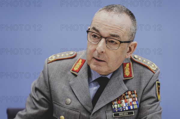 General Carsten Breuer, Inspector General of the Bundeswehr, at a federal press conference on the