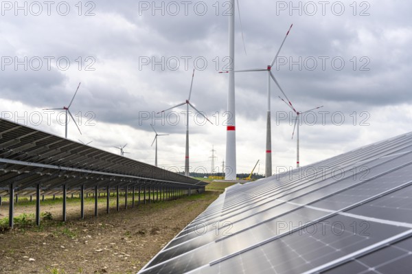 Wind farm and large-scale photovoltaic system, north-east of Bad Wünnenberg, near the village of