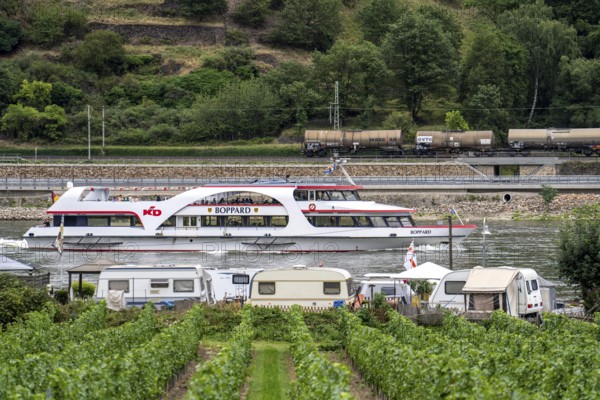 Upper Middle Rhine Valley, north of Bingen, Marienort campsite, excursion boat Boppard on the