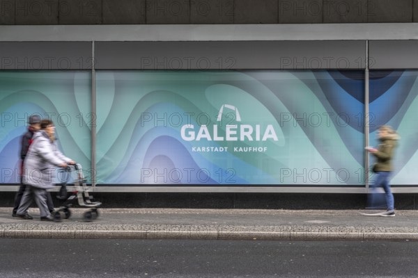 Galeria Kaufhof department stores' in the city centre of Krefeld, on Hochstraße, is affected by the