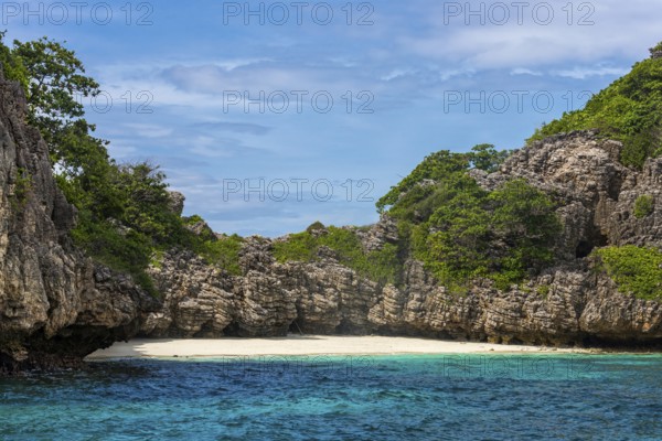 Dream beach on the island of Ko Rot Yai, ocean, landscape, Andaman Sea, lonely, water, snorkelling,