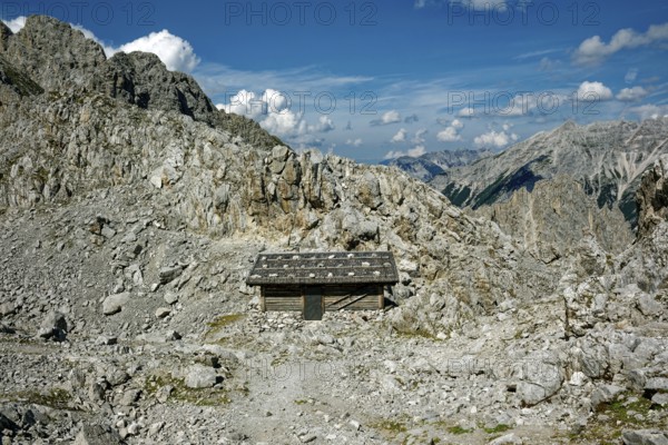 Refuge on the Hafelekar, view from the Karwendelblick of the Innsbruck Nordkette to the Karwendel