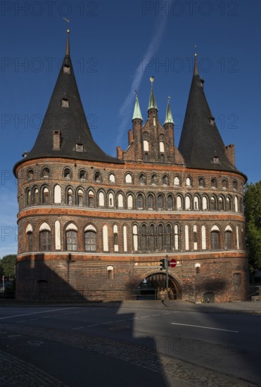Holstentor, Holstentorplatz, Lübeck, Schleswig-Holstein, Germany, Europe