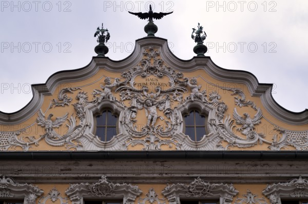 Gable, stucco façade, Haus zum Falken, Falkenhaus, historic old town, Würzburg, Lower Franconia,