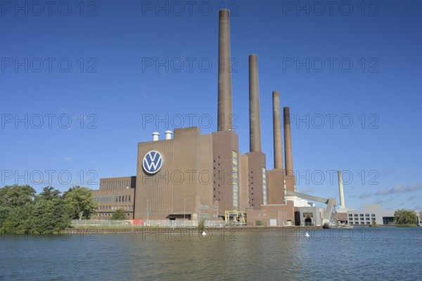 VW power station, Mittelland Canal, Wolfsburg, Lower Saxony, Germany, Europe
