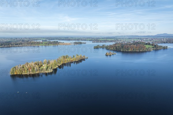 Aerial view of lake Staffelsee near Murnau, islands Wörth, Kleine Birke, Große Birke, autumn