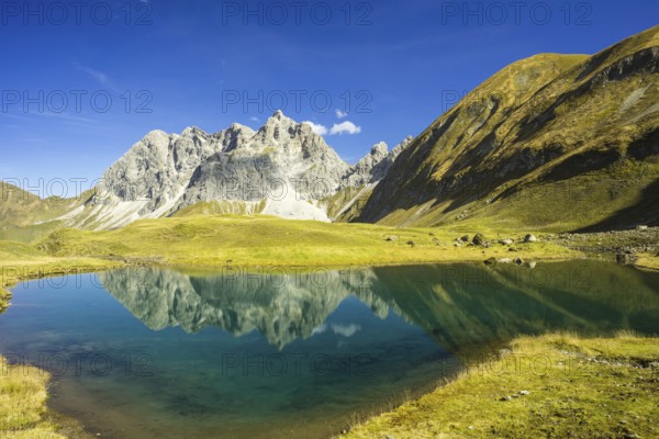 Eissee, Oytal, behind it Großer Wilder, 2379m, Hochvogel- and Rosszahngruppe, Allgäu Alps, Allgäu,