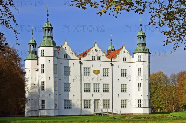 Germany, Ahrensburg, Ahrensburg Castle in autumn, Hamburg, Hamburg, Federal Republic of Germany,