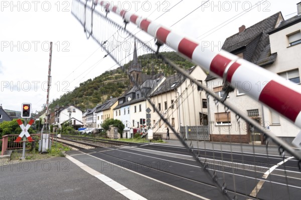 Upper Middle Rhine Valley, railway line on the right bank of the Rhine, goods train line, up to 400